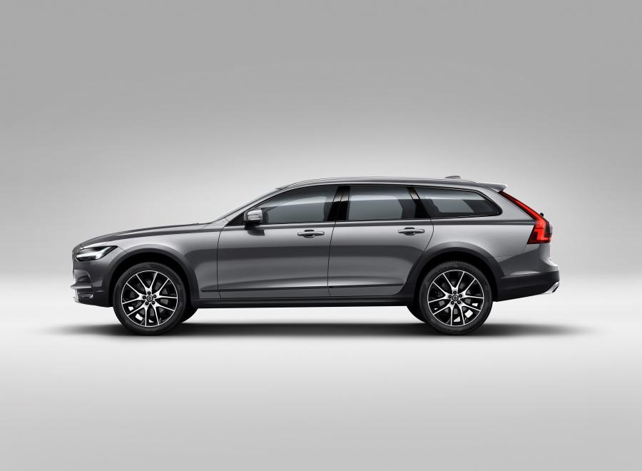  Volvo V90 T6 Cross Country 2016 года  (фото 25 из 104)